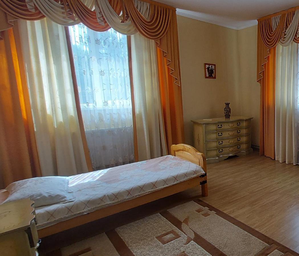 Hotel Bb Student Khust Luaran gambar